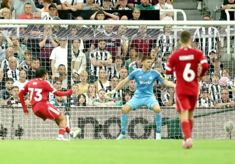 Salah kiến tạo giúp Liverpool đánh bại Newcastle